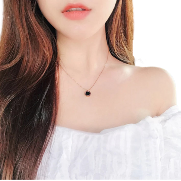 Roman Onyx Necklace